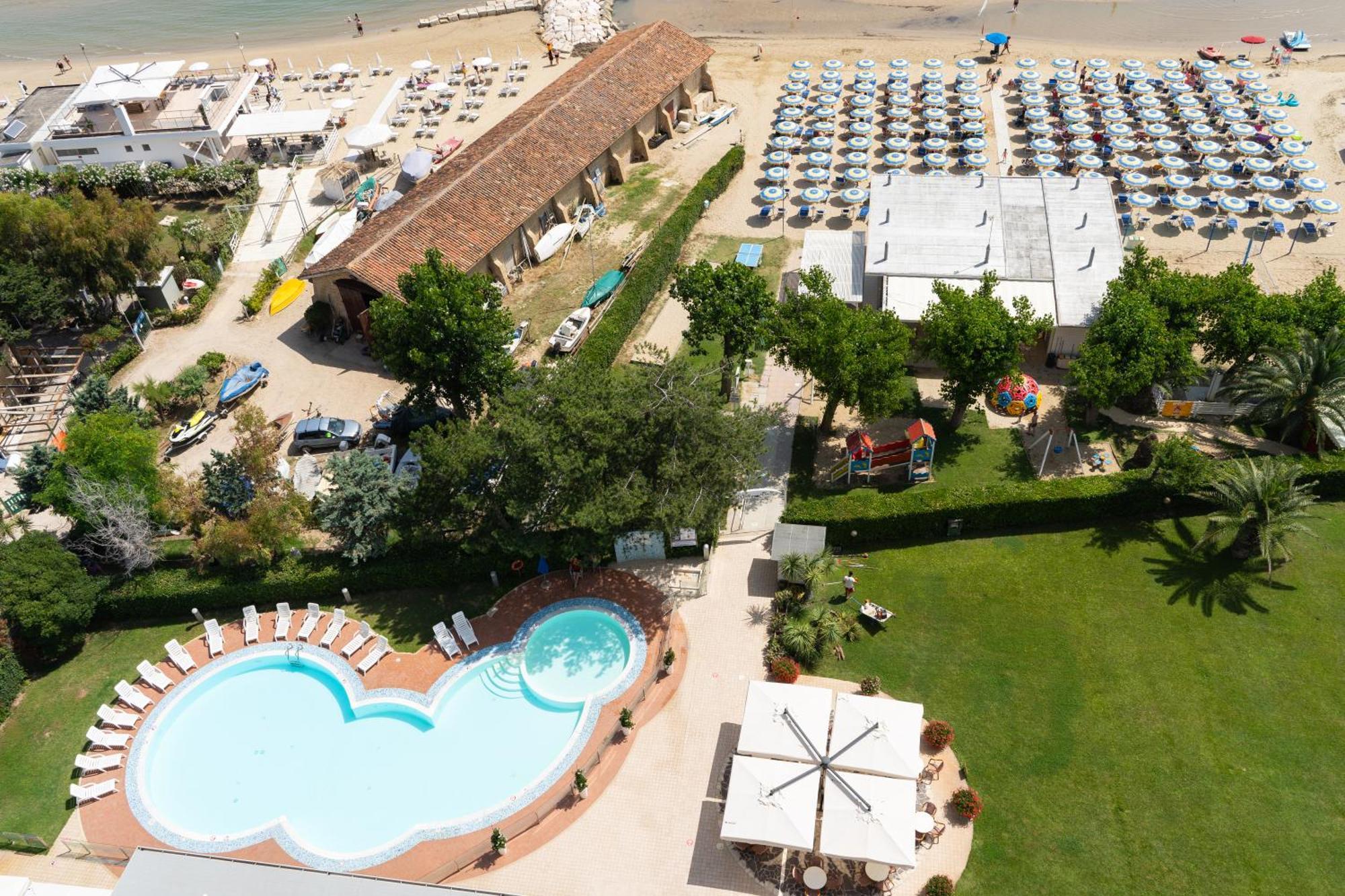 Hermitage Hotel Silvi Marina Exterior foto
