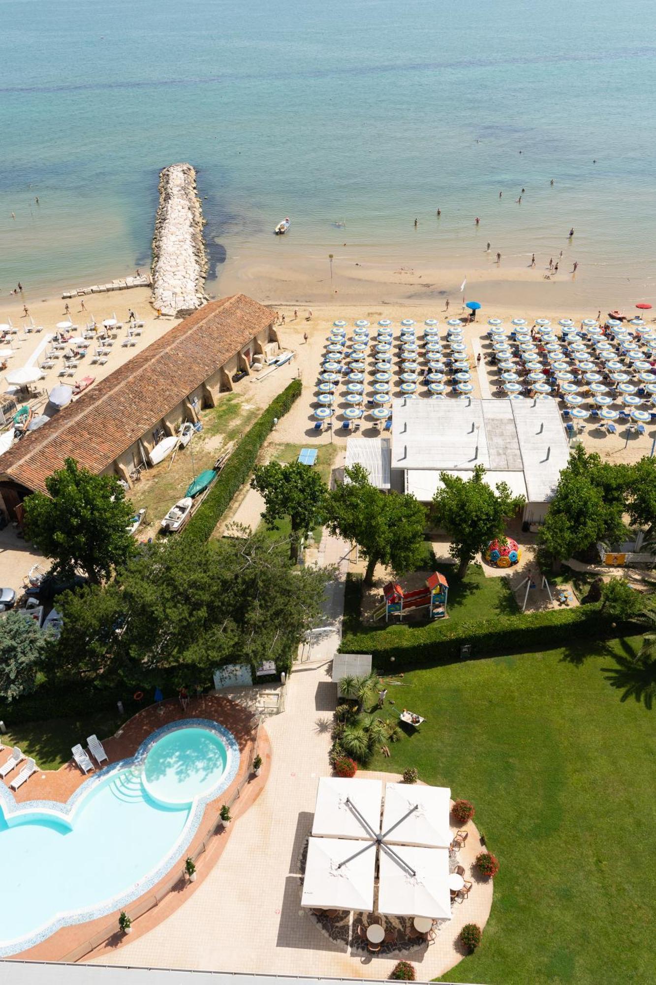 Hermitage Hotel Silvi Marina Exterior foto
